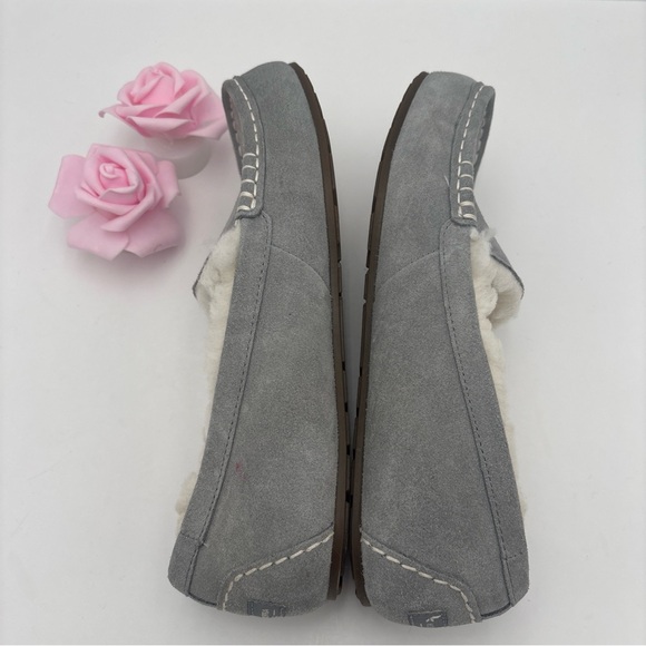 Koolaburra Women's Moccasins in Soft Gray - Picture 6 of 8